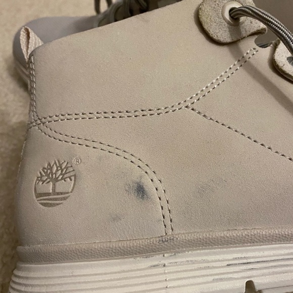 Women Timberlands - Picture 5 of 6